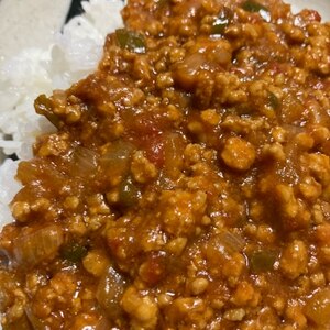 野菜たっぷり炒めるだけドライカレー